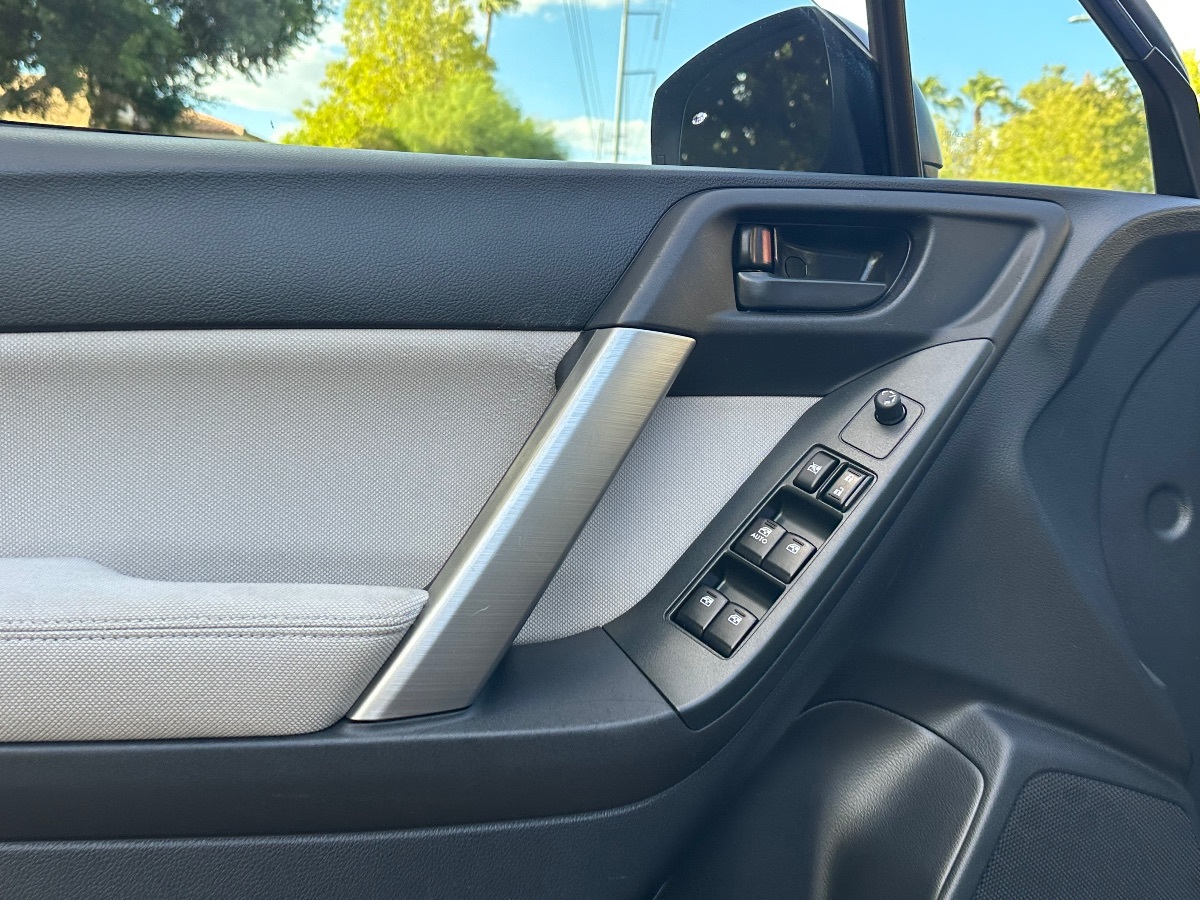 2014 Subaru Forester 2.5i photo 24