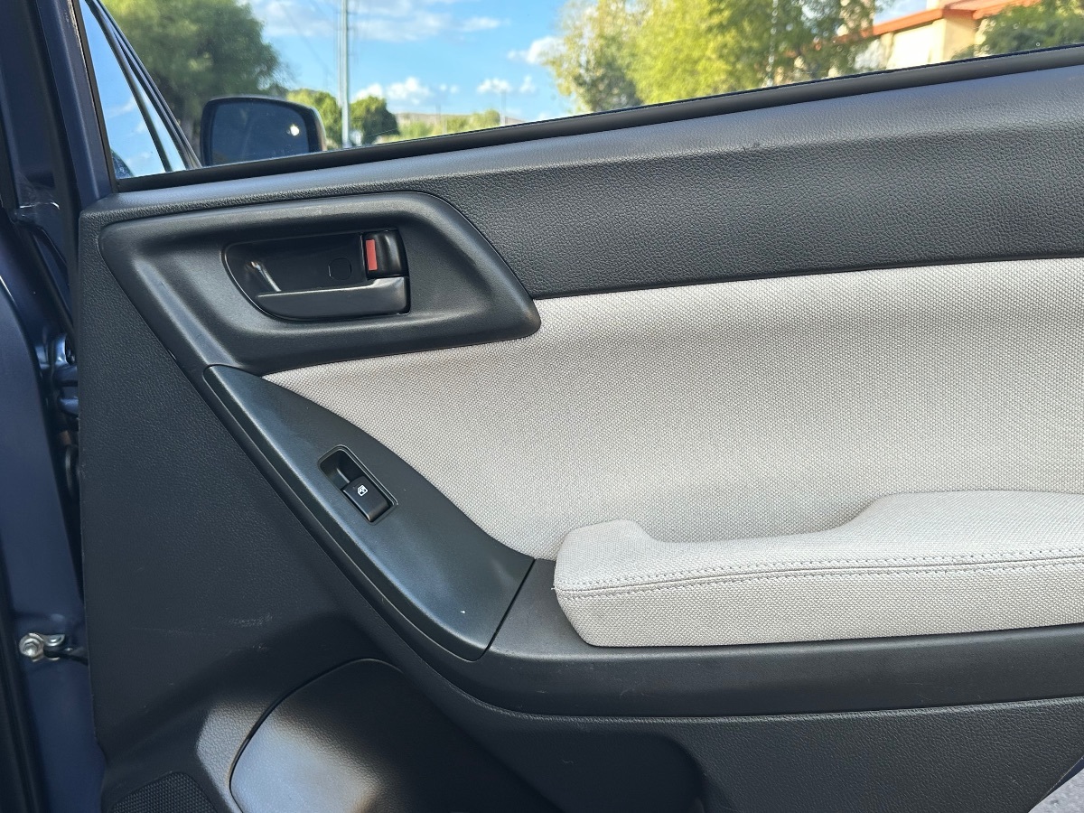 2014 Subaru Forester 2.5i photo 33