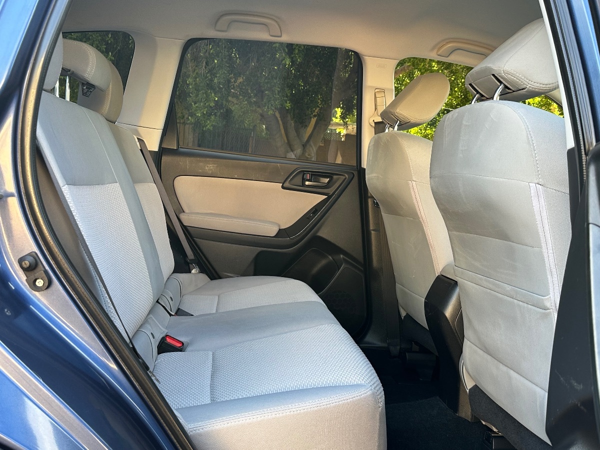 2014 Subaru Forester 2.5i photo 34