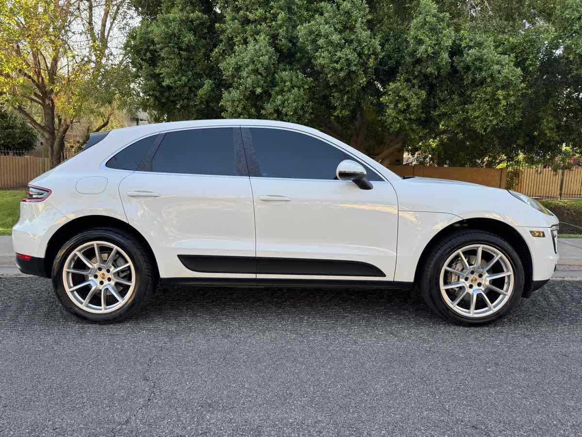 2016 Porsche Macan S photo 12