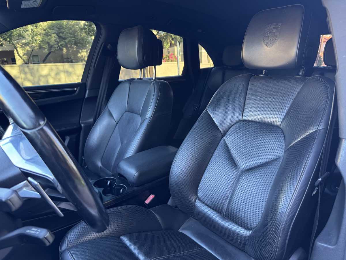 2016 Porsche Macan S photo 14