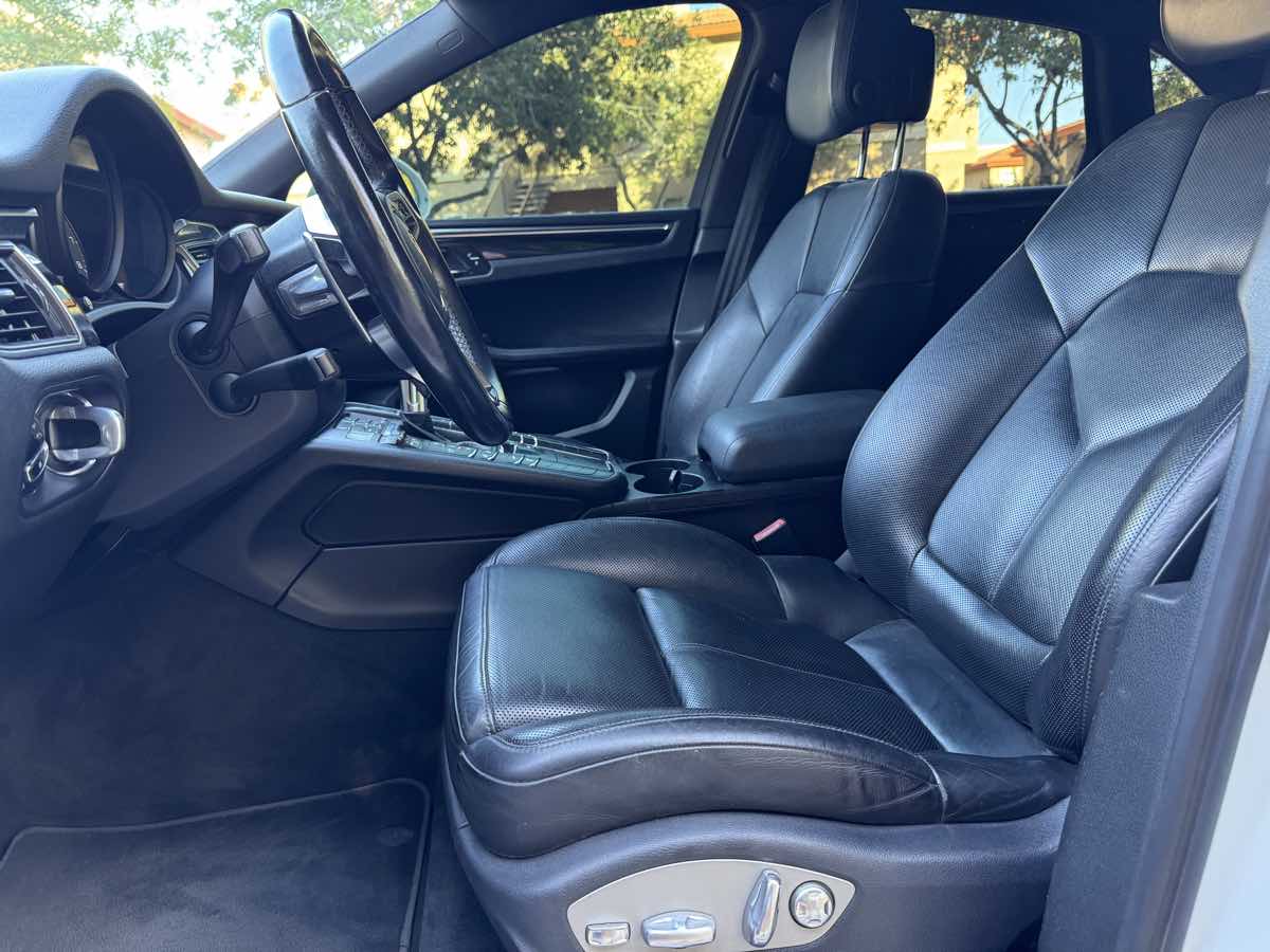 2016 Porsche Macan S photo 15