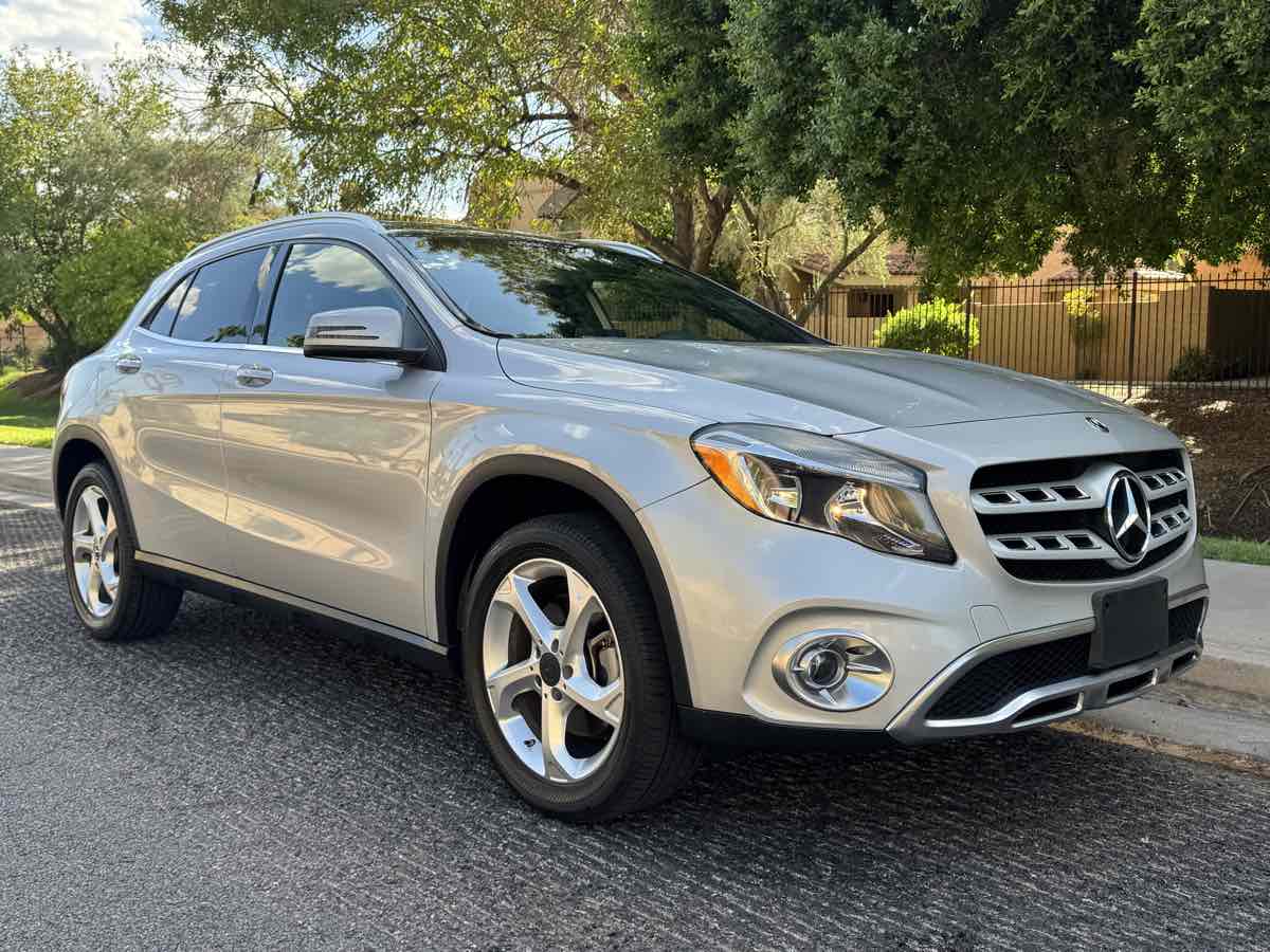 2018 Mercedes Benz GLA 250 4MATIC photo 2