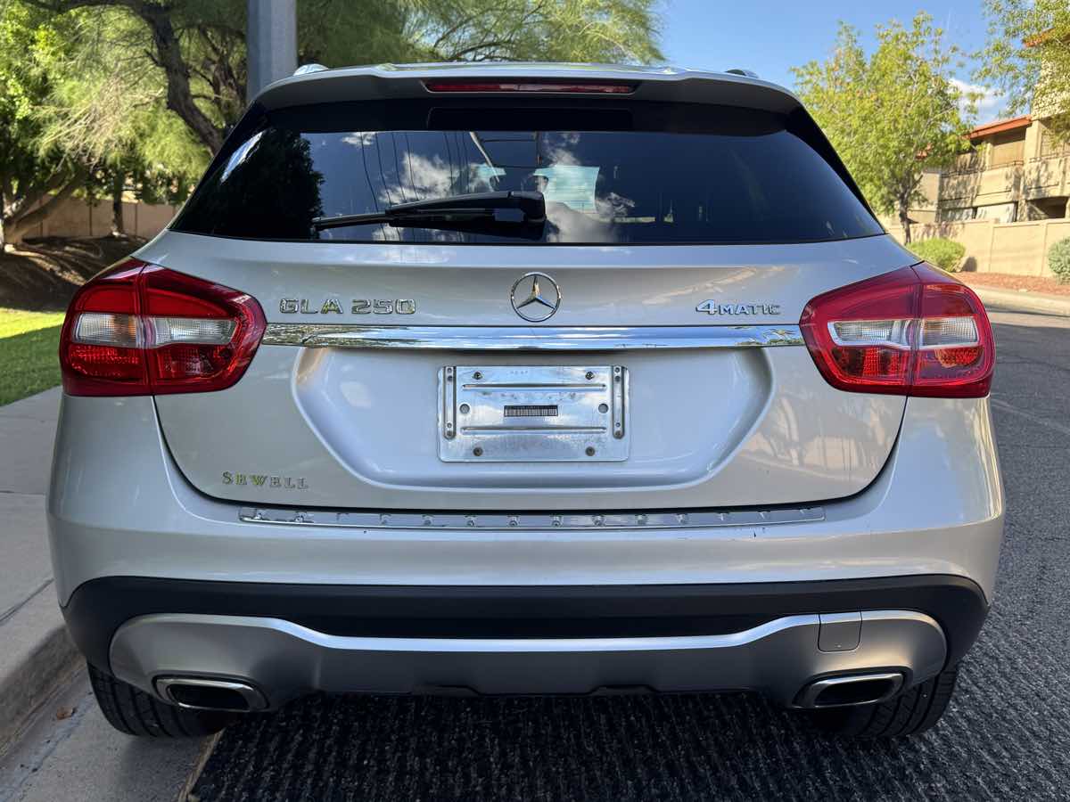 2018 Mercedes Benz GLA 250 4MATIC photo 9