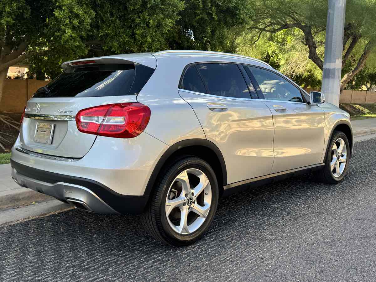 2018 Mercedes Benz GLA 250 4MATIC photo 12