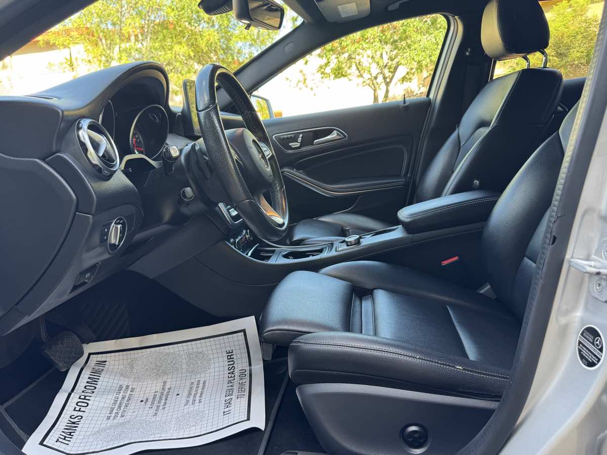 2018 Mercedes Benz GLA 250 4MATIC photo 16