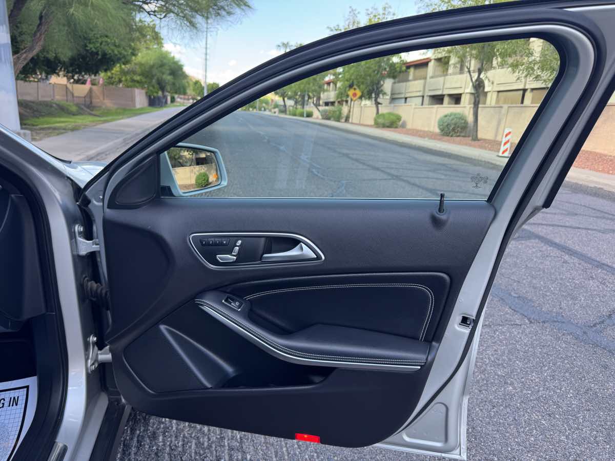 2018 Mercedes Benz GLA 250 4MATIC photo 37