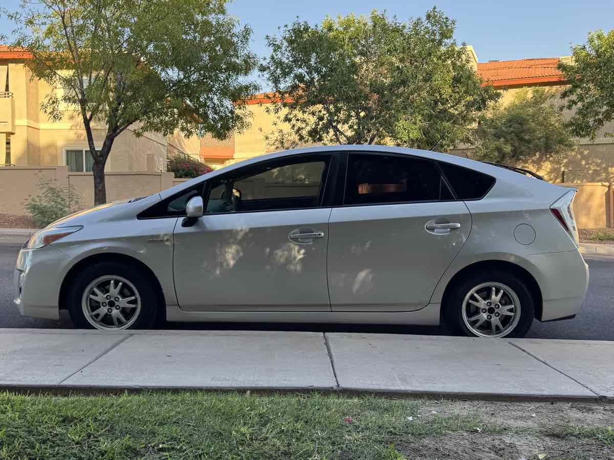 2010 Toyota Prius I SE photo 5