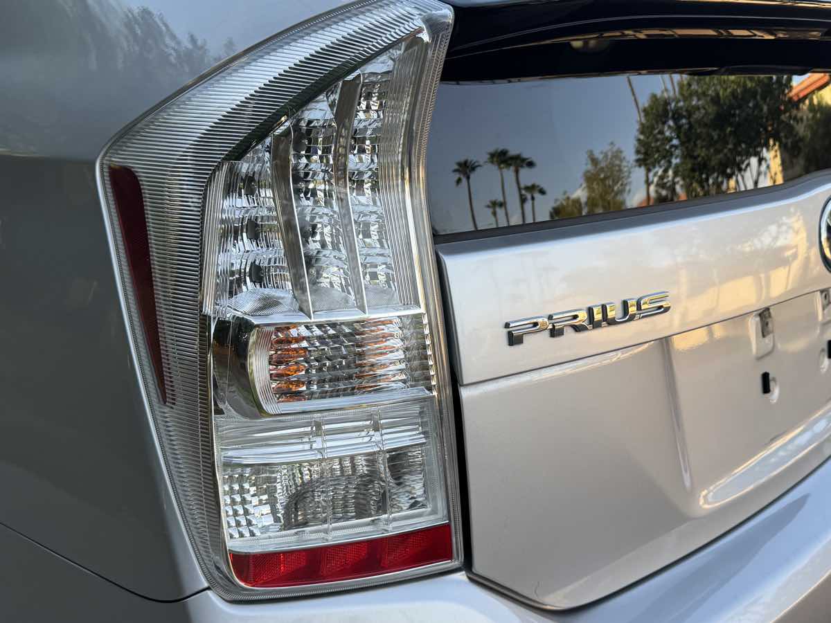 2010 Toyota Prius I SE photo 7