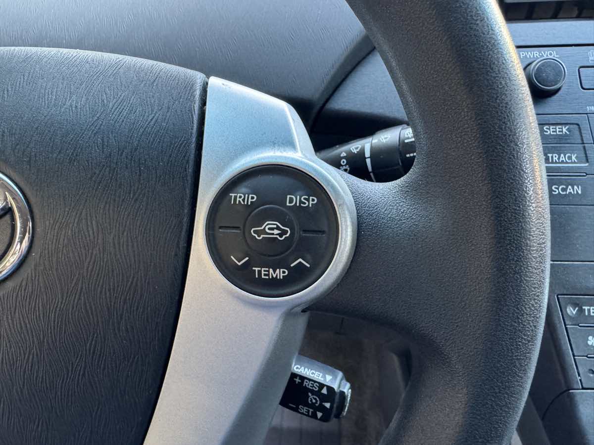 2010 Toyota Prius I SE photo 19