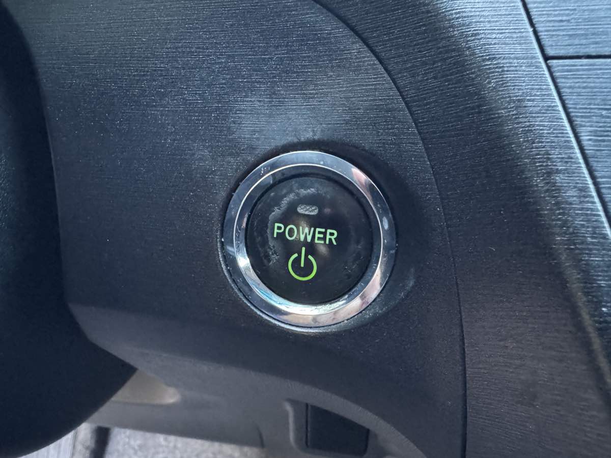 2010 Toyota Prius I SE photo 21