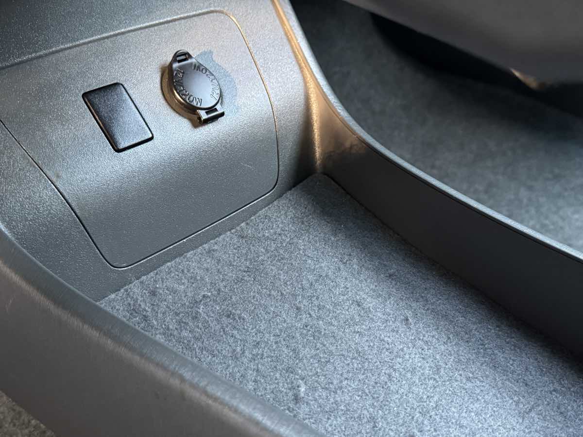 2010 Toyota Prius I SE photo 25