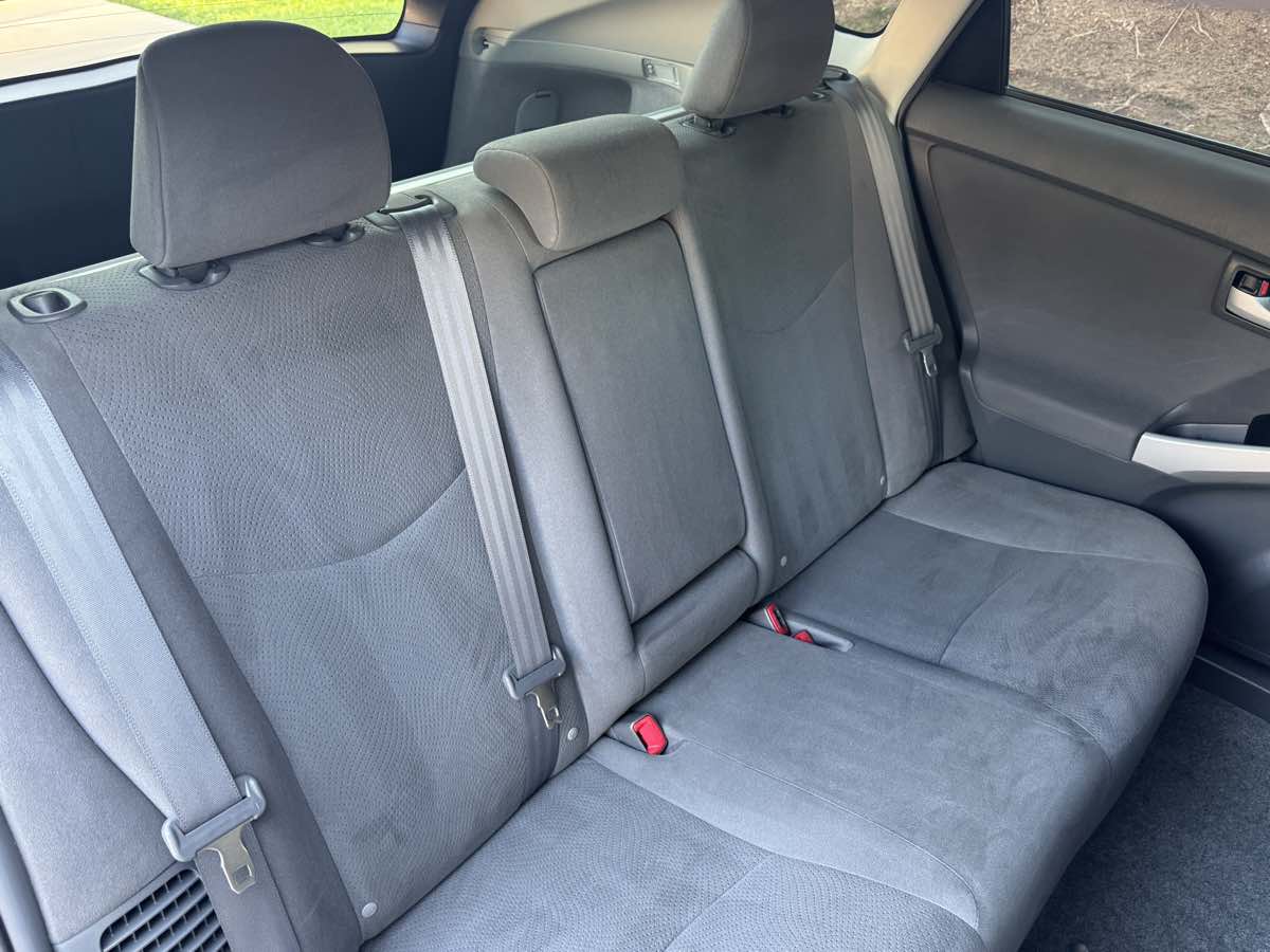 2010 Toyota Prius I SE photo 30