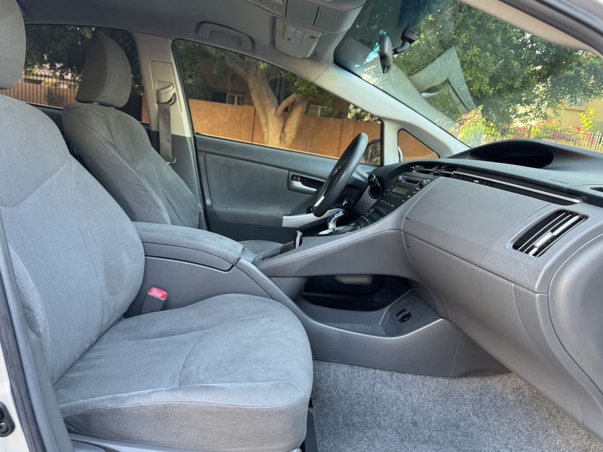 2010 Toyota Prius I SE photo 33