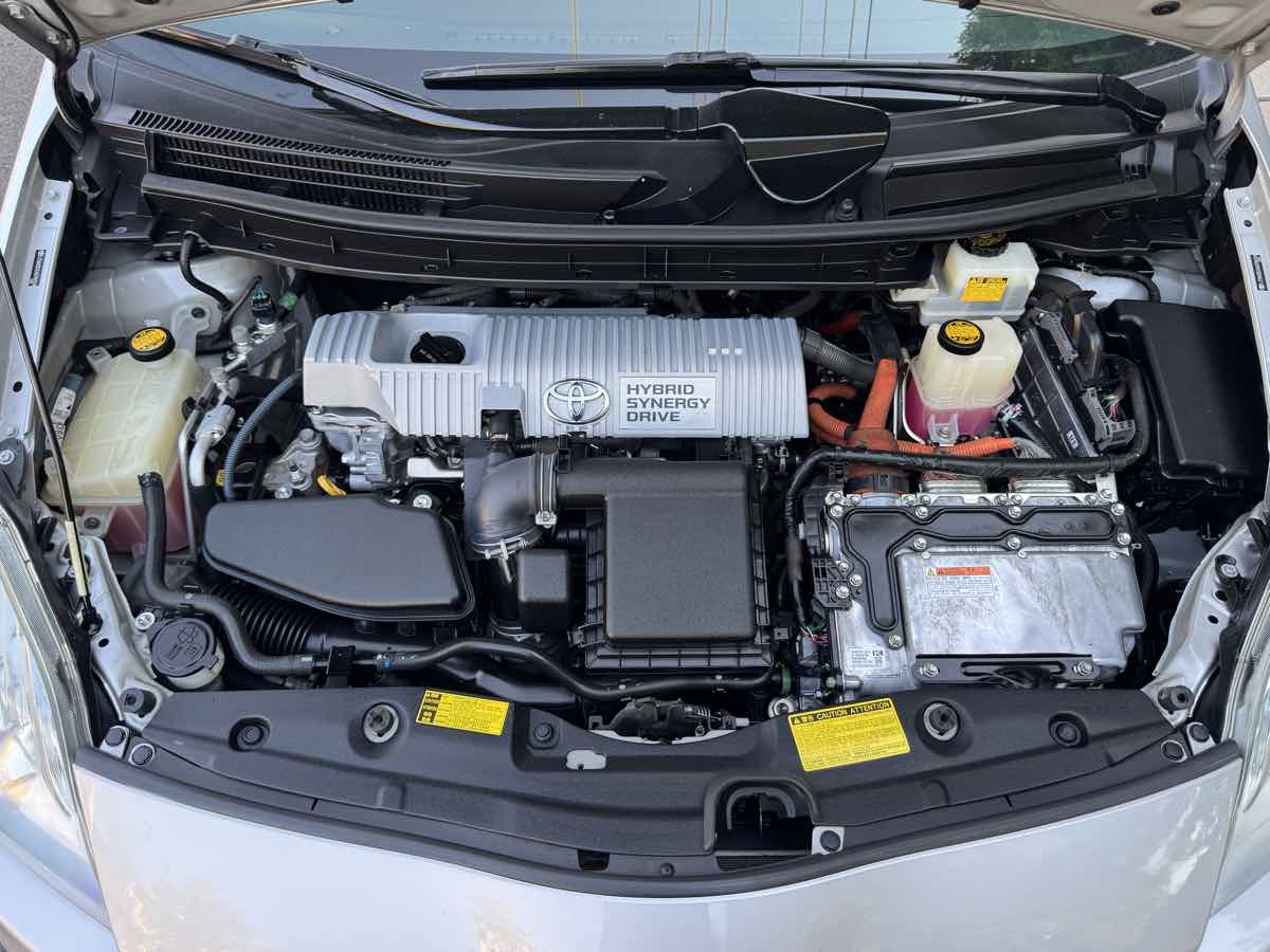 2010 Toyota Prius I SE photo 36