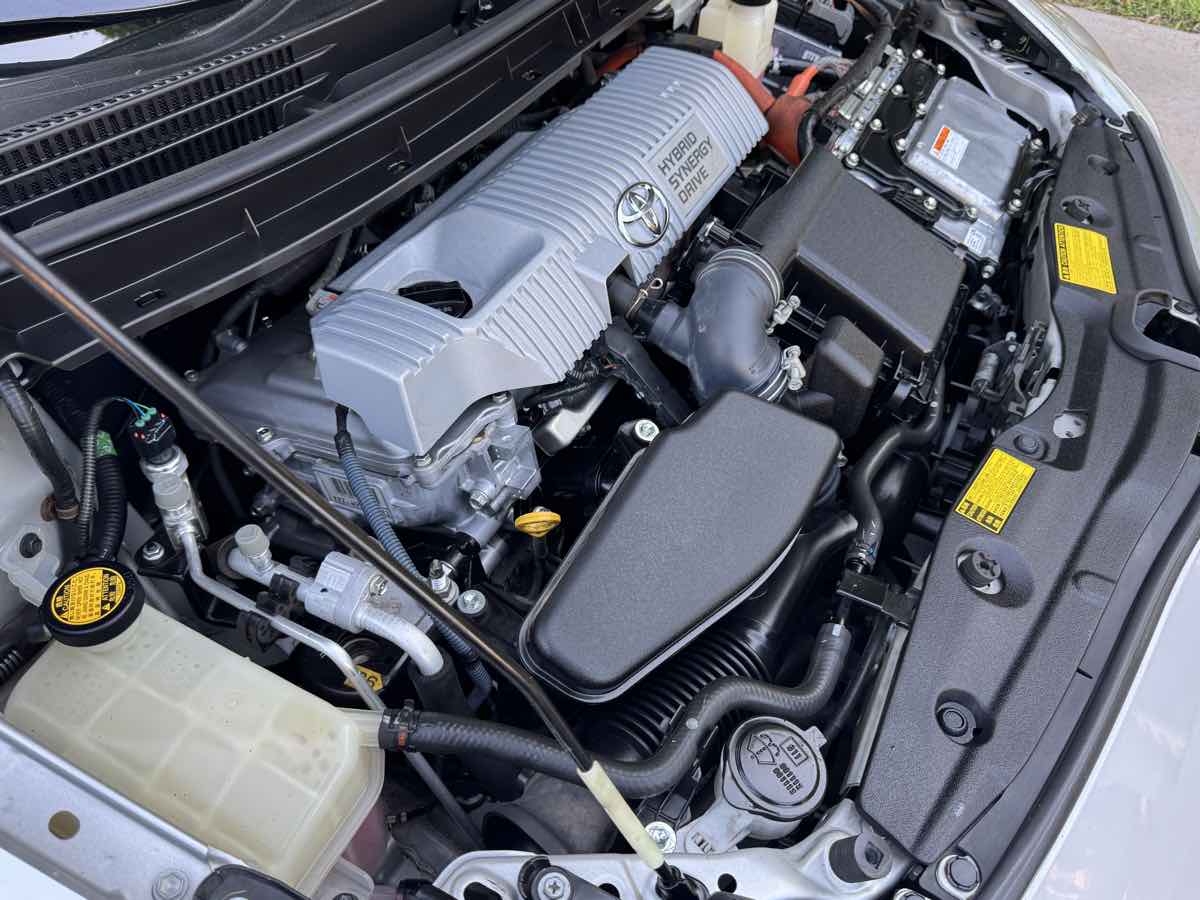 2010 Toyota Prius I SE photo 38