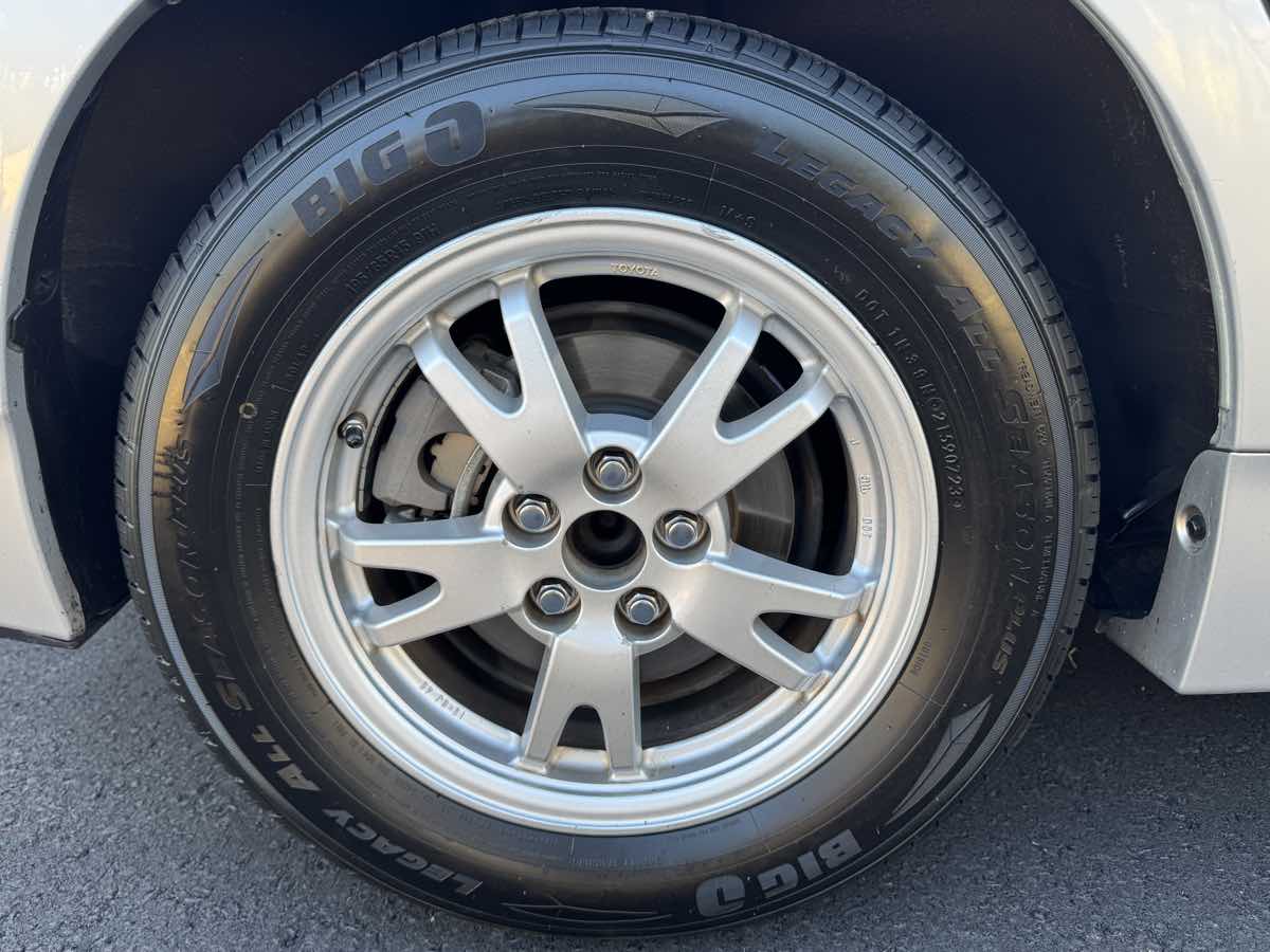 2010 Toyota Prius I SE photo 40