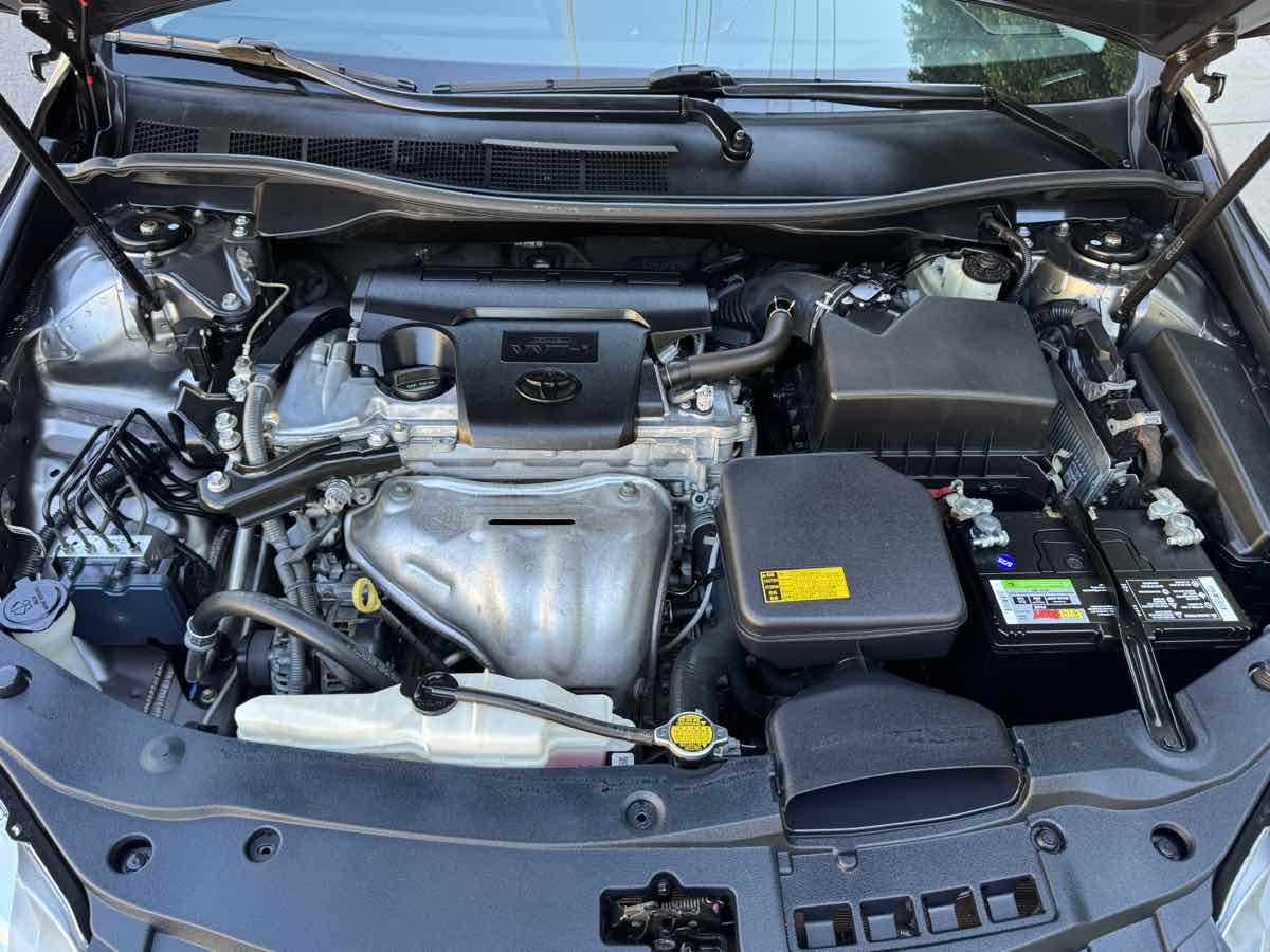 2015 Toyota Camry LE photo 37