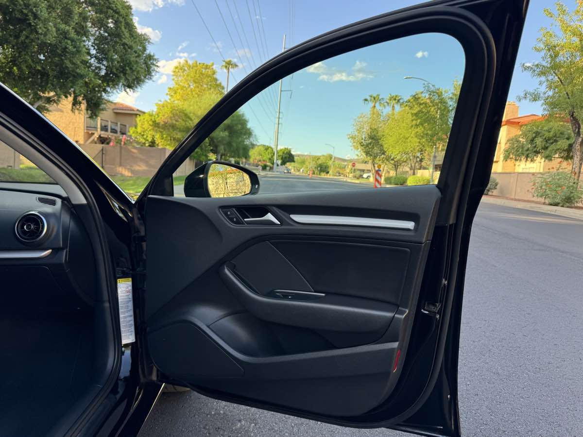 2015 Audi A3 1.8T Premium photo 32