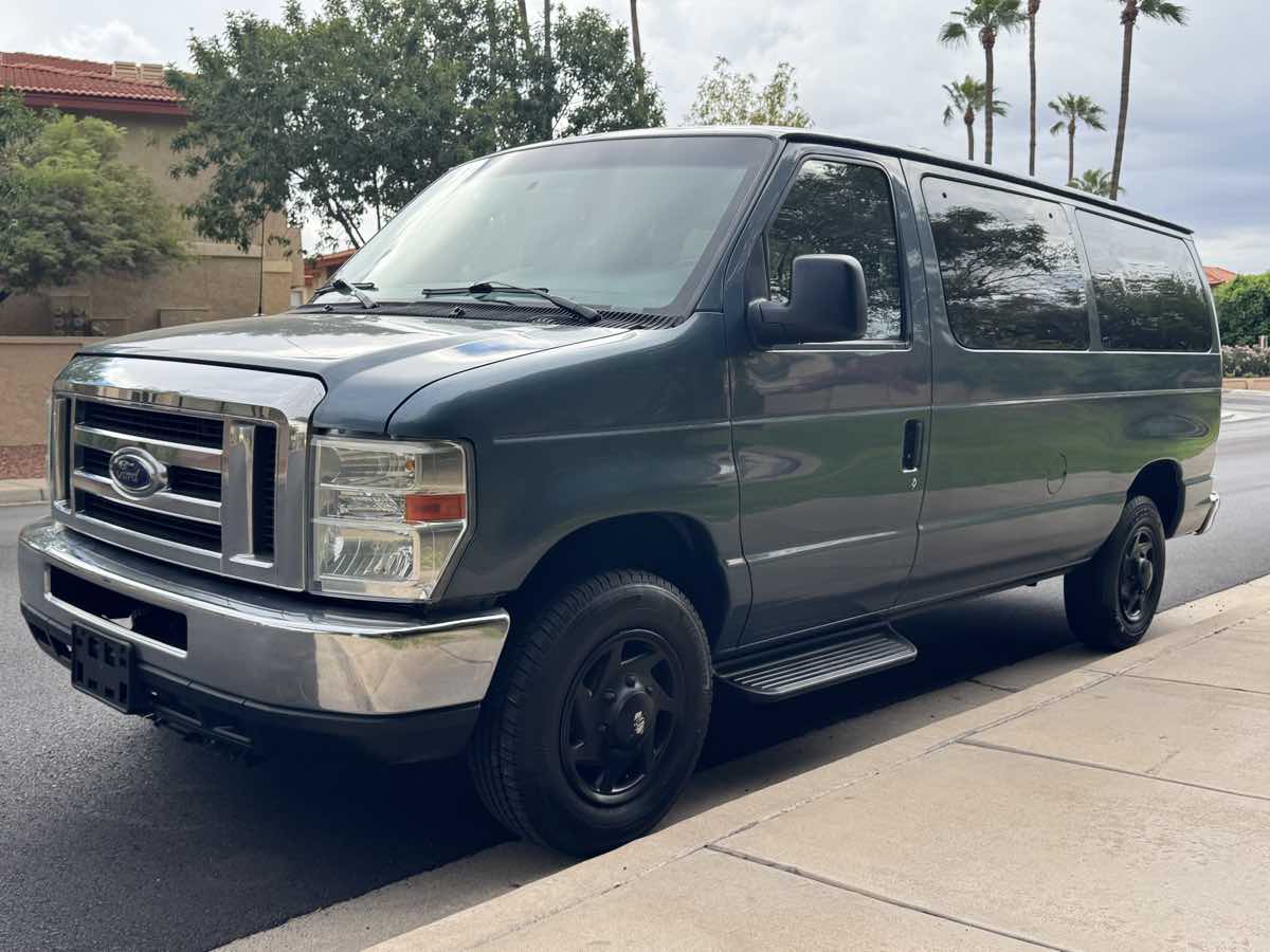2012 Ford E-350 photo 2