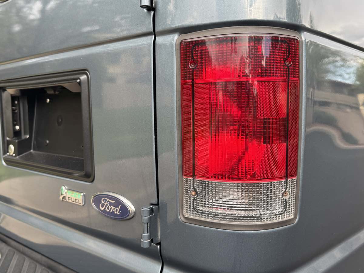 2012 Ford E-350 photo 5
