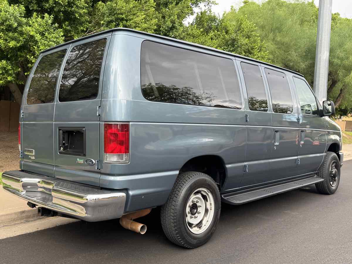 2012 Ford E-350 photo 9