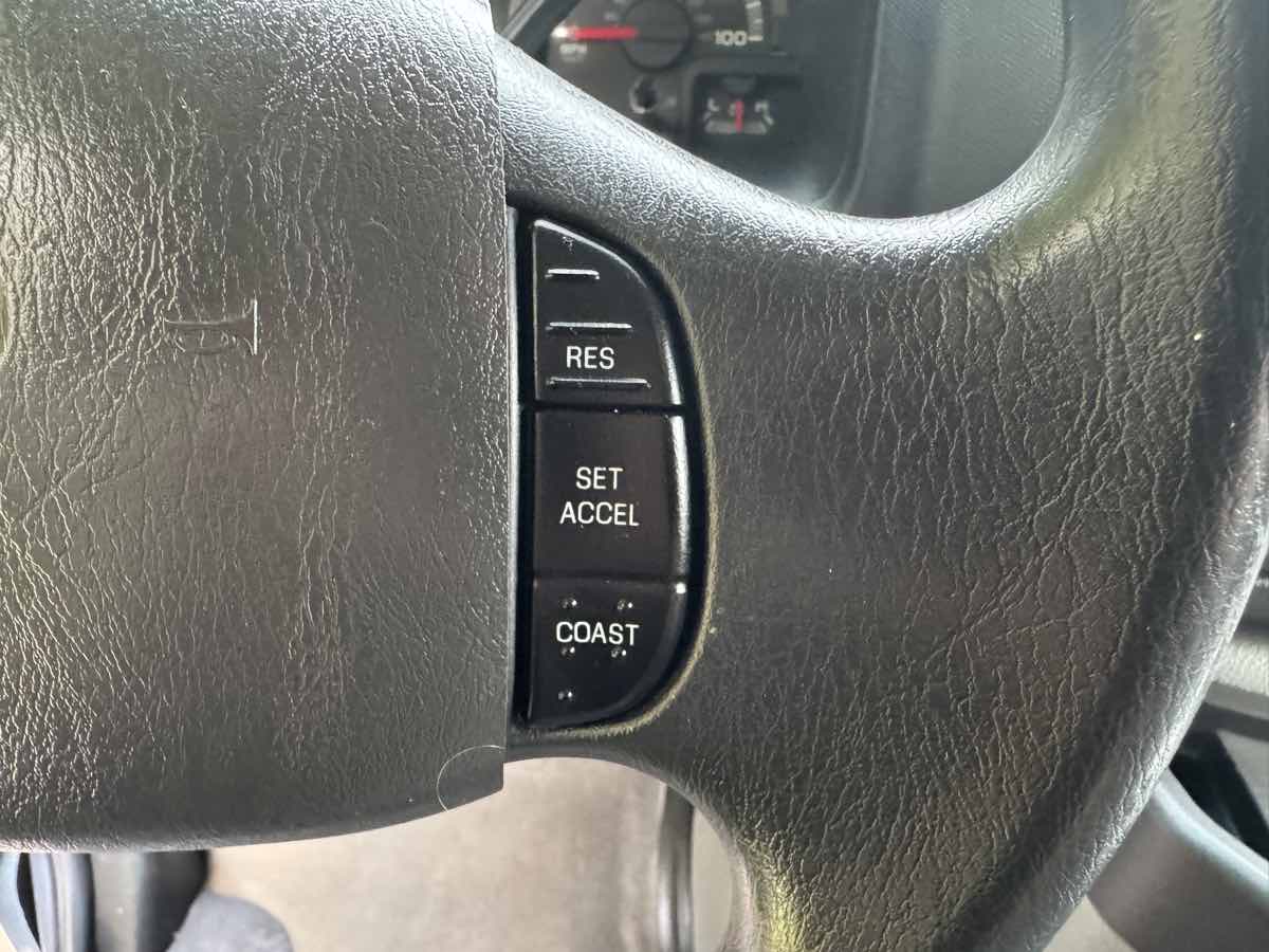 2012 Ford E-350 photo 15