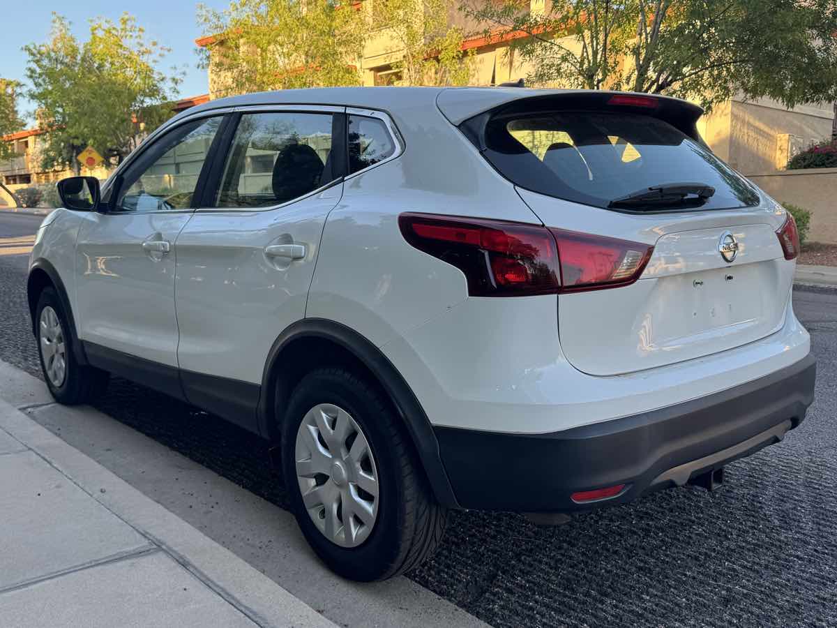 2018 Nissan Rogue Sport S photo 4