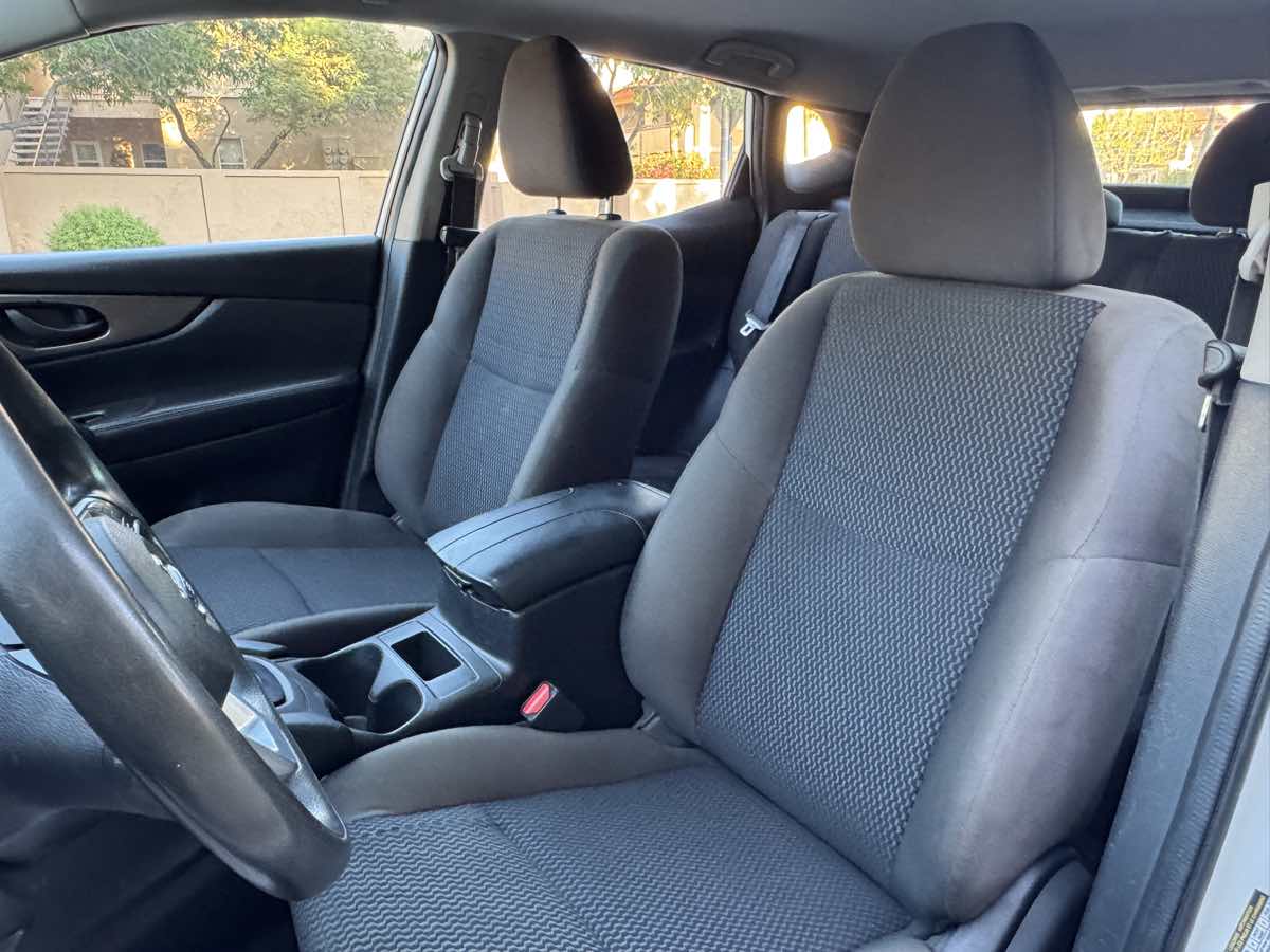 2018 Nissan Rogue Sport S photo 12