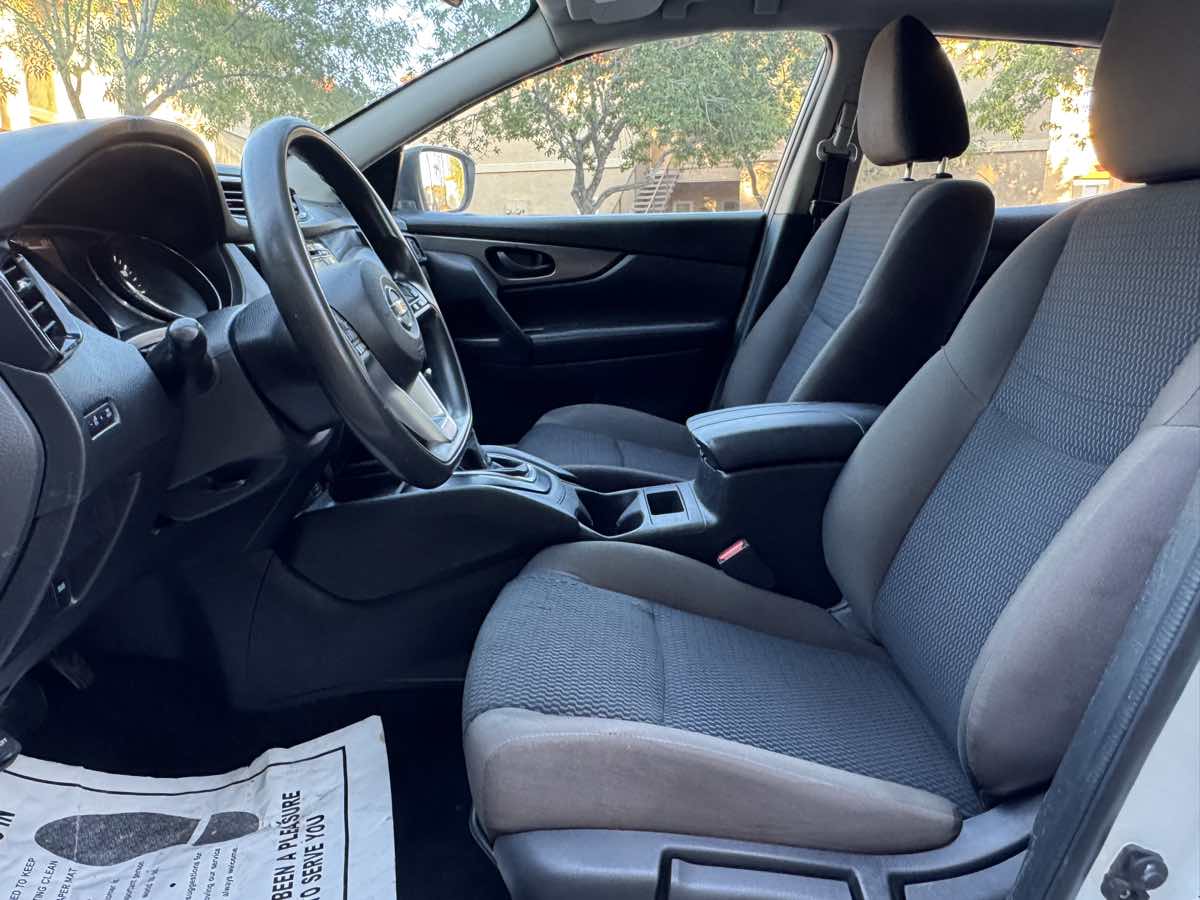 2018 Nissan Rogue Sport S photo 13