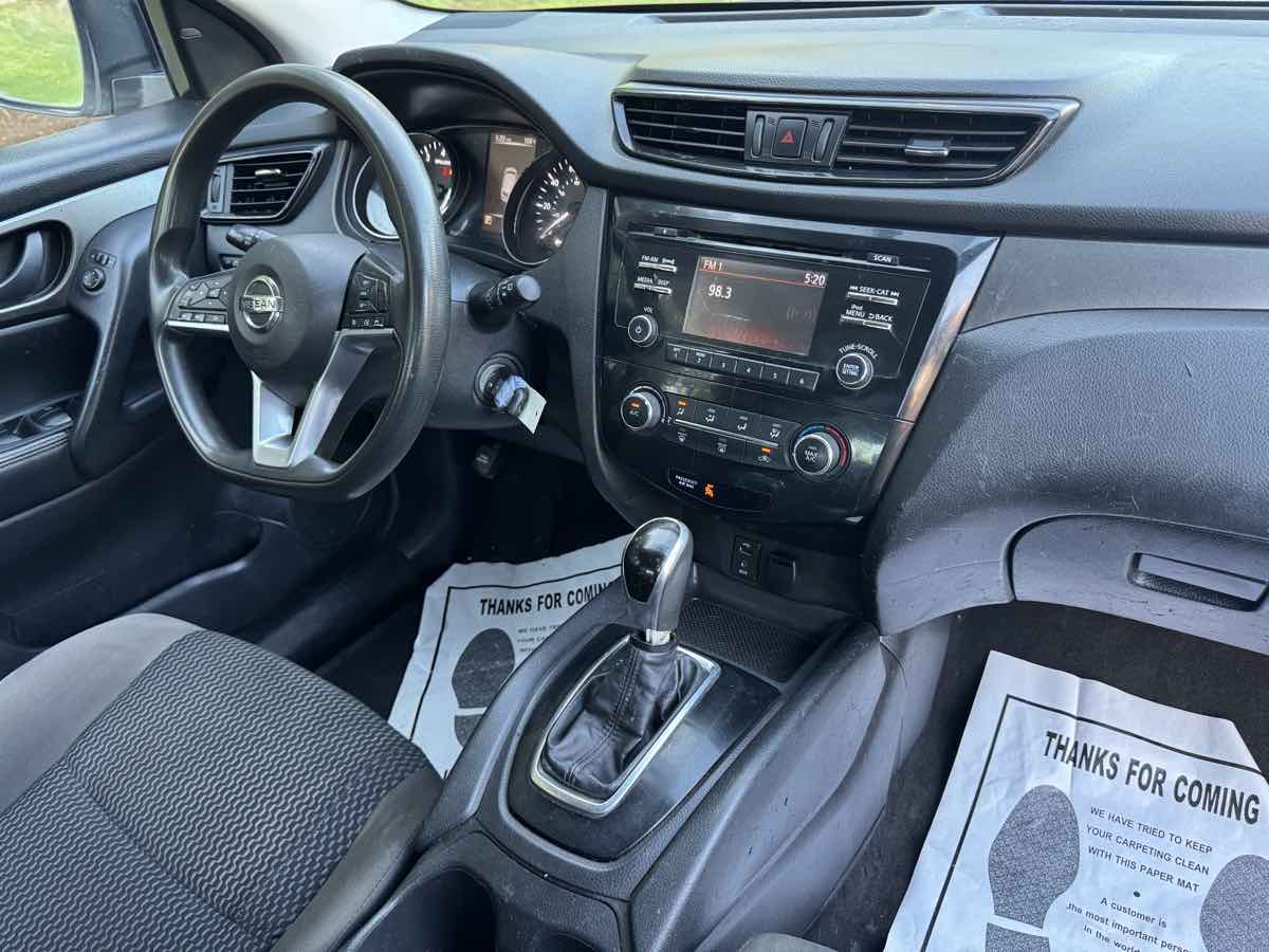 2018 Nissan Rogue Sport S photo 29
