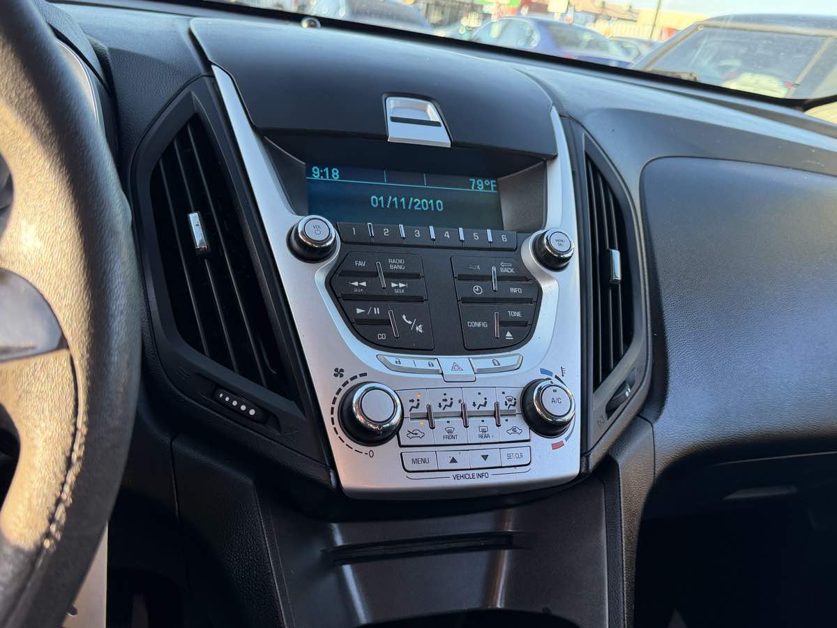 2015 Chevrolet Equinox LS - Photo 19