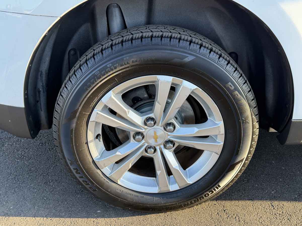 2015 Chevrolet Equinox LS - Photo 22