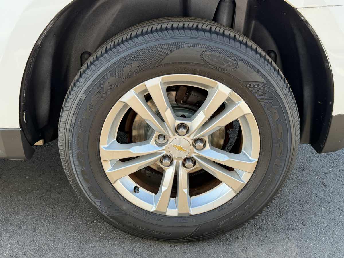 2015 Chevrolet Equinox LS - Photo 23