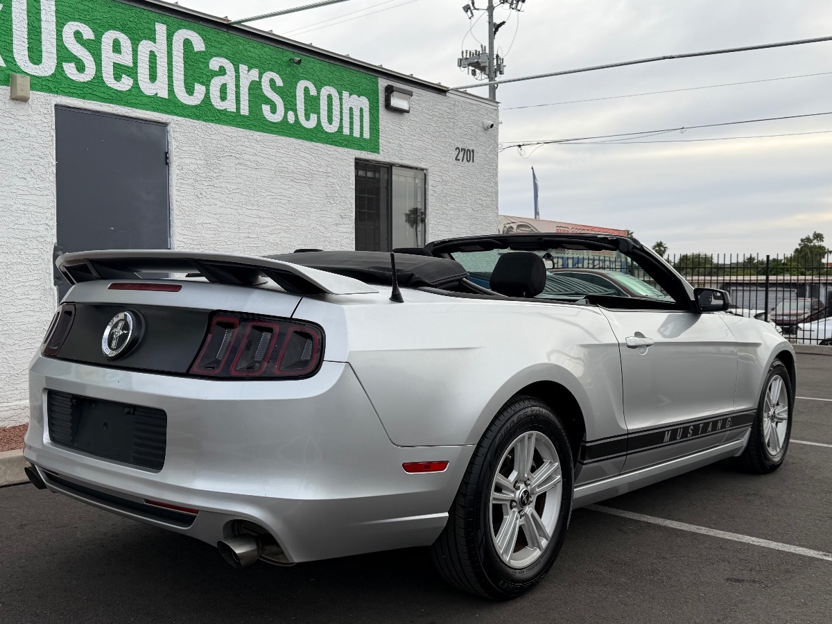 2014 Ford Mustang V6 - Photo 4