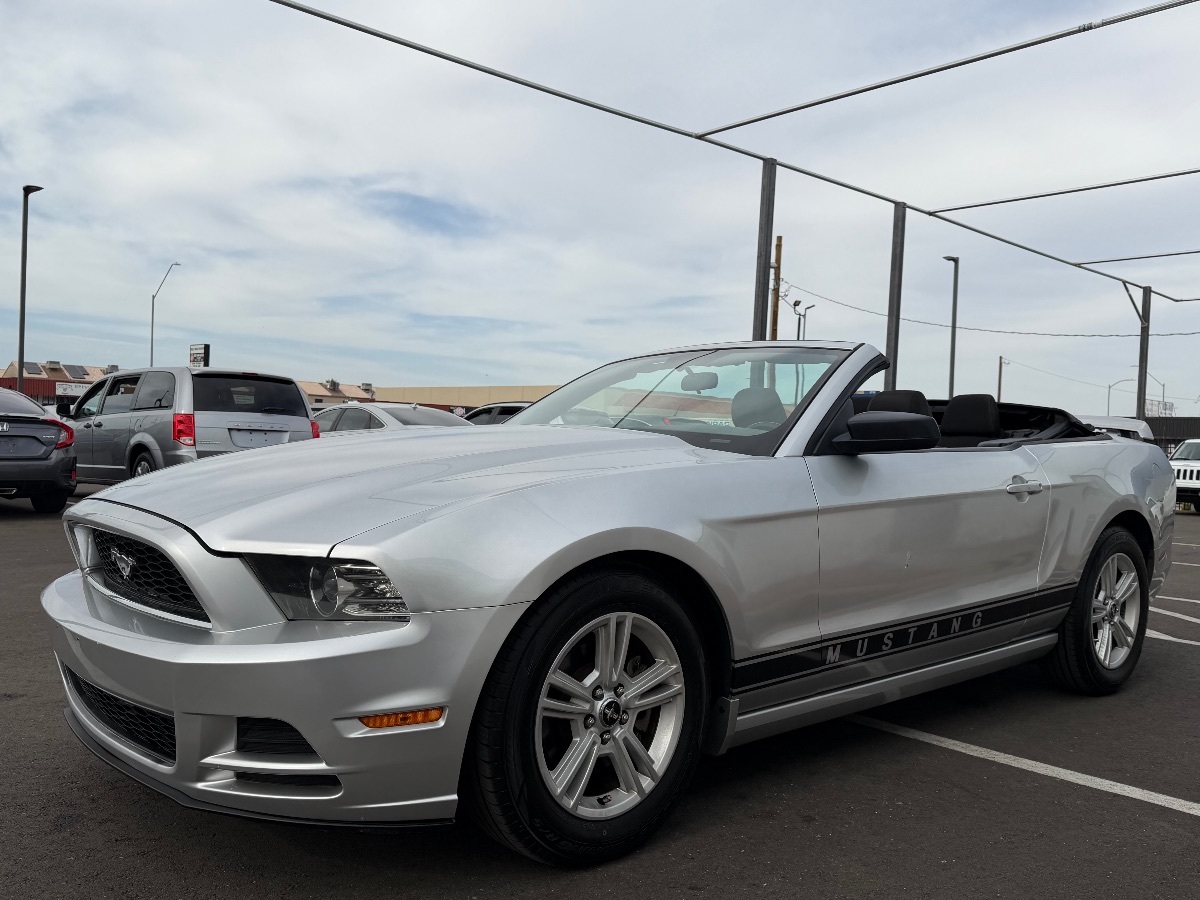2014 Ford Mustang V6 - Photo 7