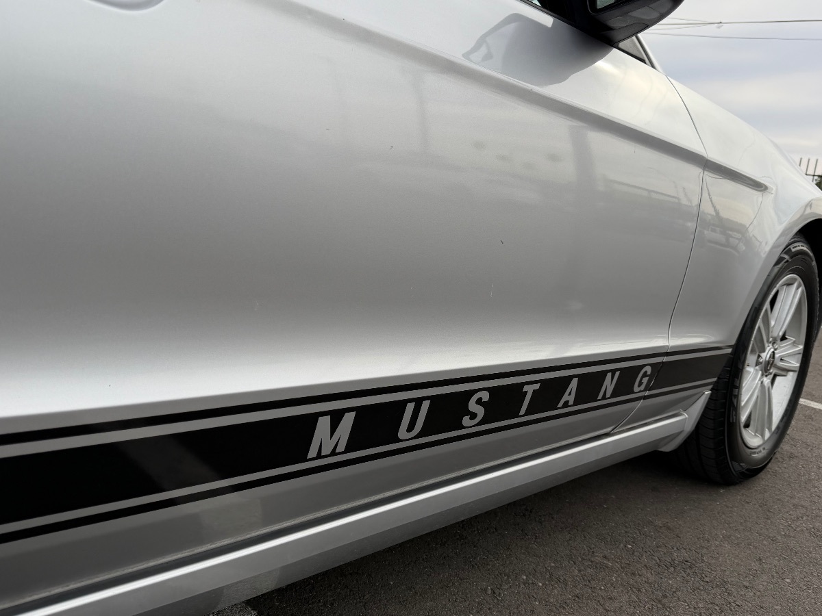 2014 Ford Mustang V6 - Photo 16