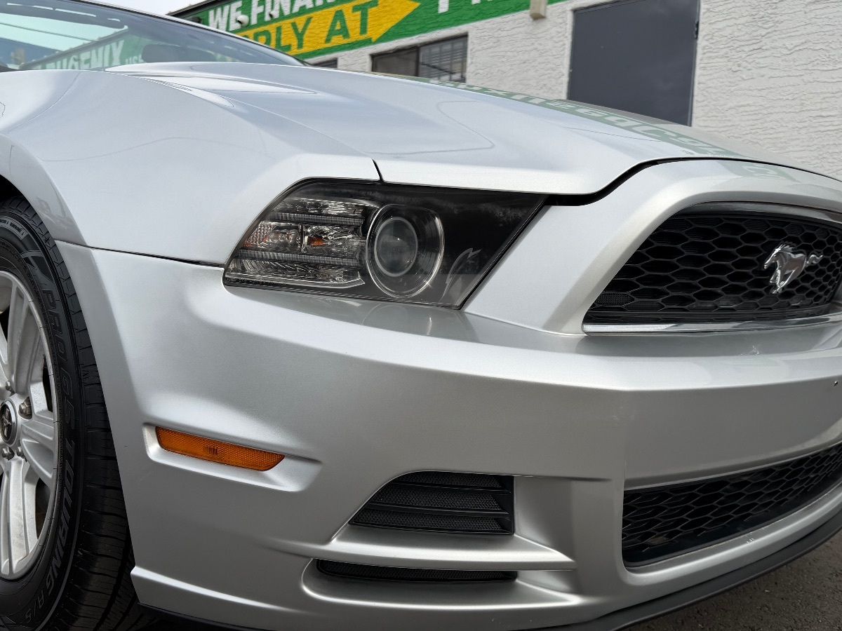 2014 Ford Mustang V6 - Photo 24