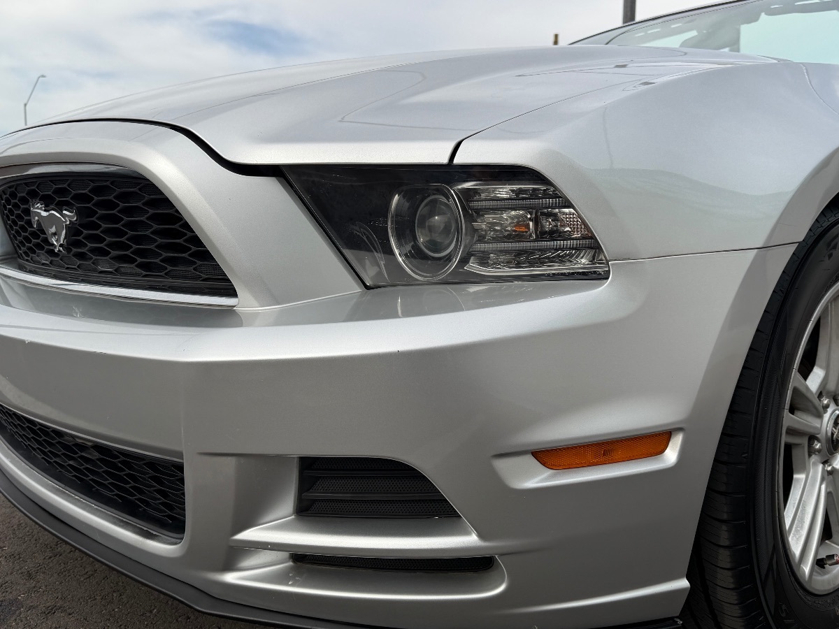 2014 Ford Mustang V6 - Photo 25