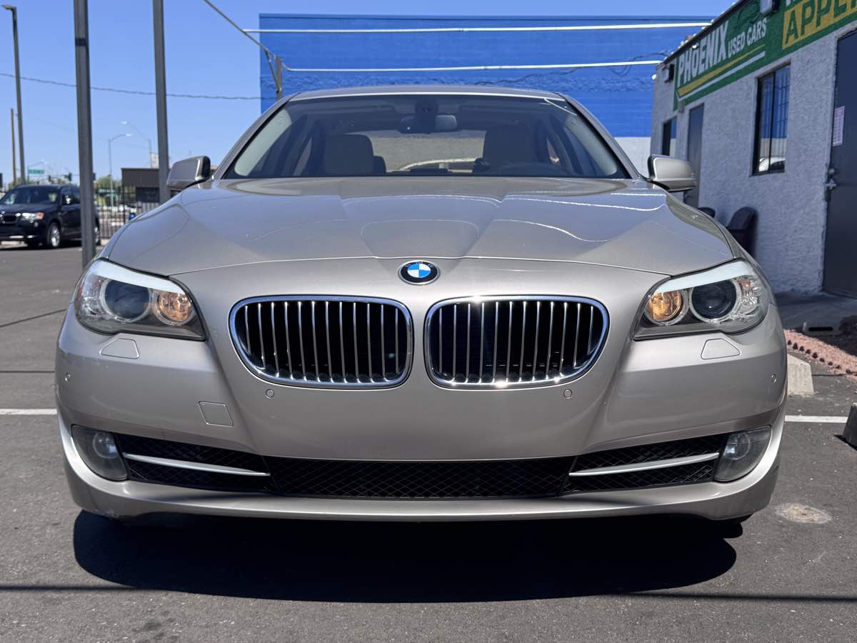 2011 BMW 5 Series 528i - Photo 5