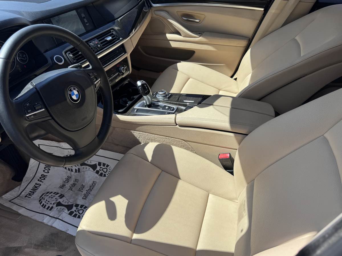 2011 BMW 5 Series 528i - Photo 9