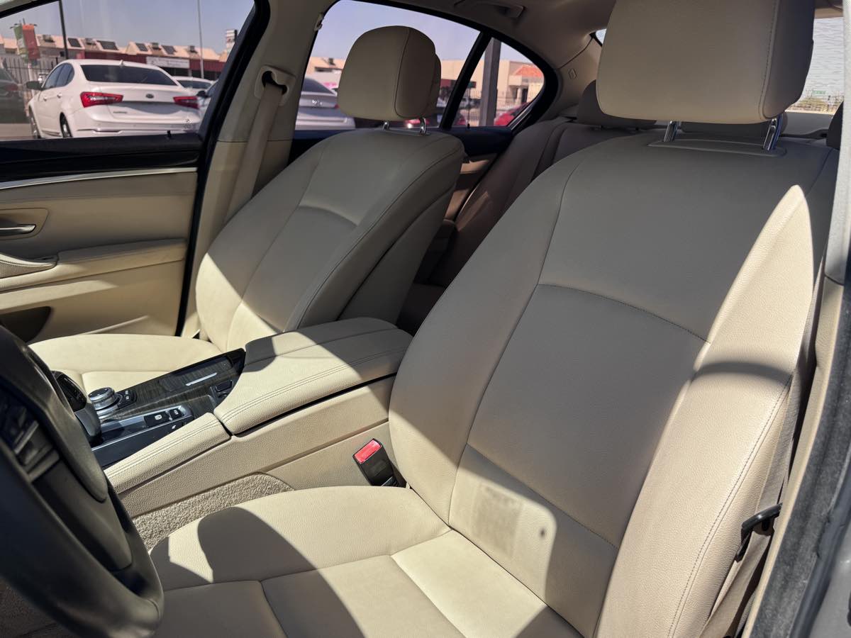 2011 BMW 5 Series 528i - Photo 11