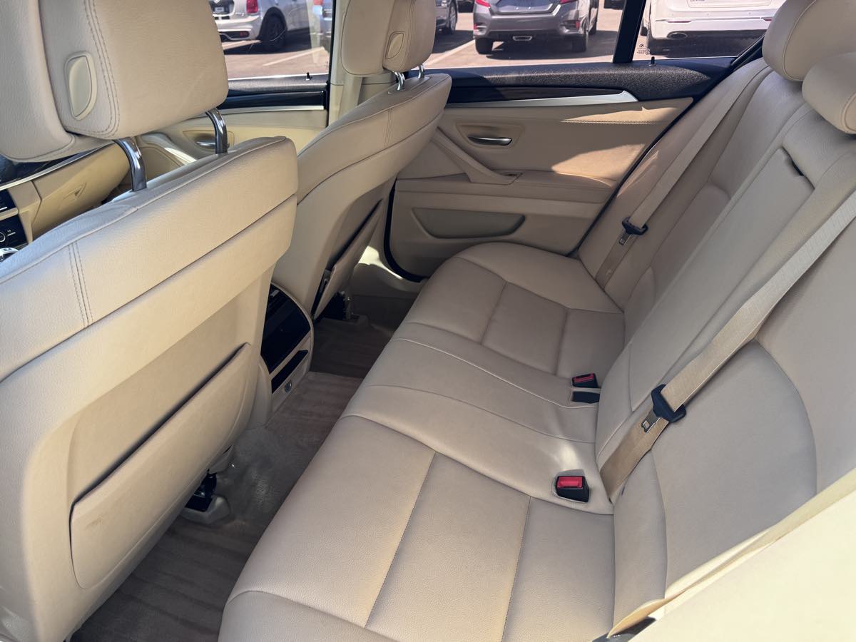 2011 BMW 5 Series 528i - Photo 13