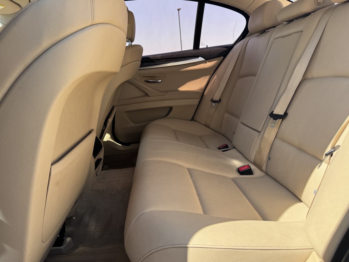 2011 BMW 5 Series 528i - Photo 14