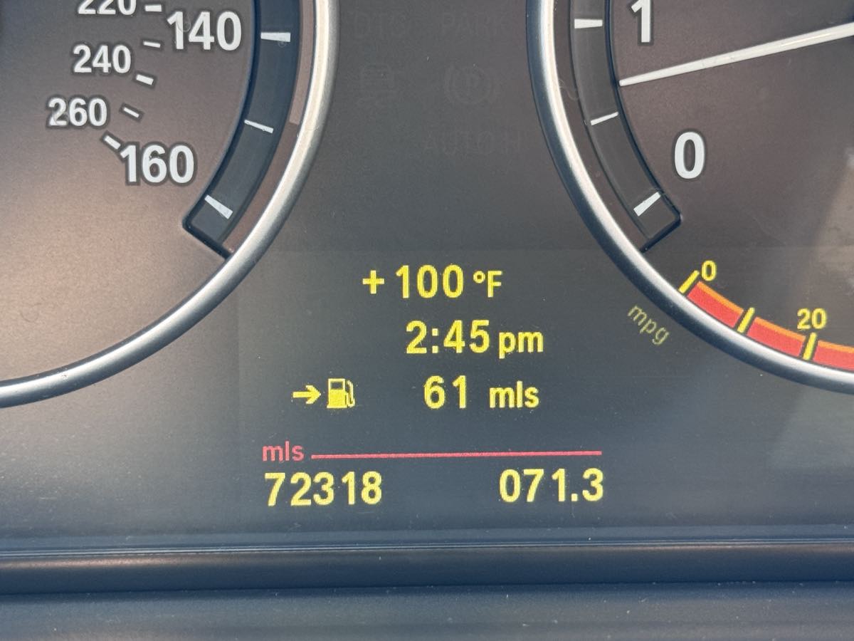 2011 BMW 5 Series 528i - Photo 31