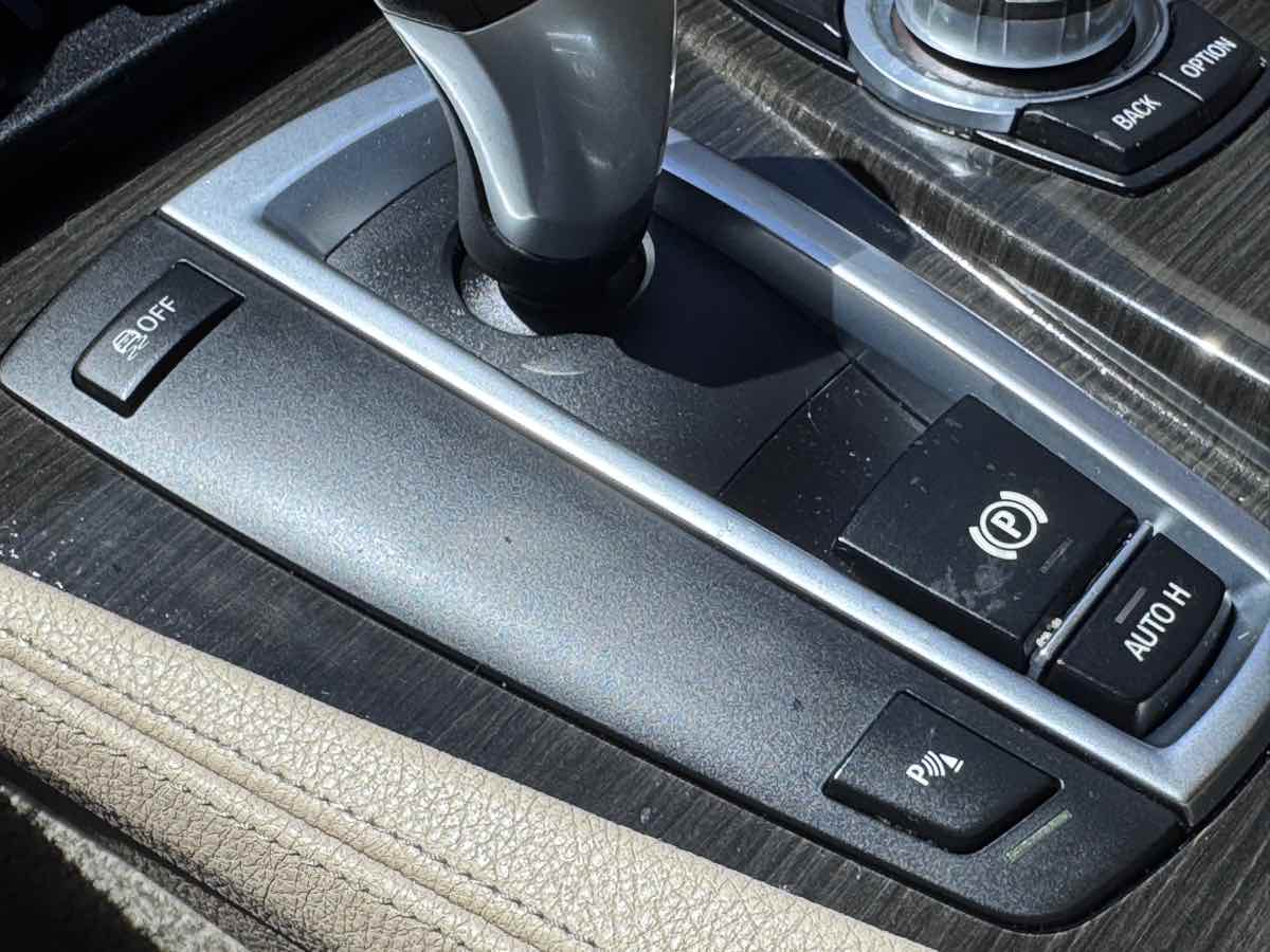 2011 BMW 5 Series 528i - Photo 39