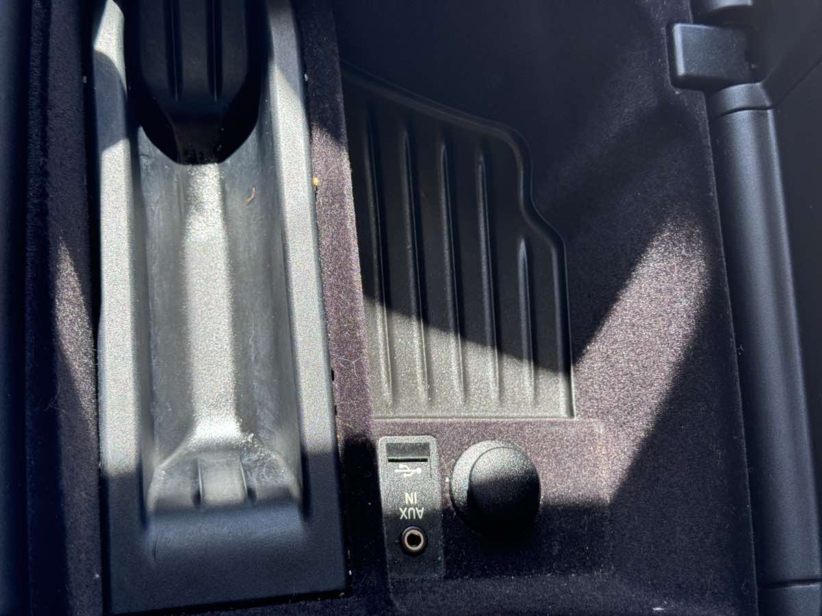 2011 BMW 5 Series 528i - Photo 40