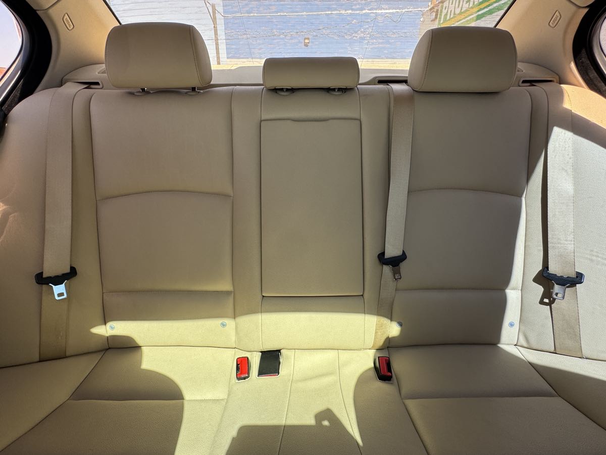2011 BMW 5 Series 528i - Photo 42