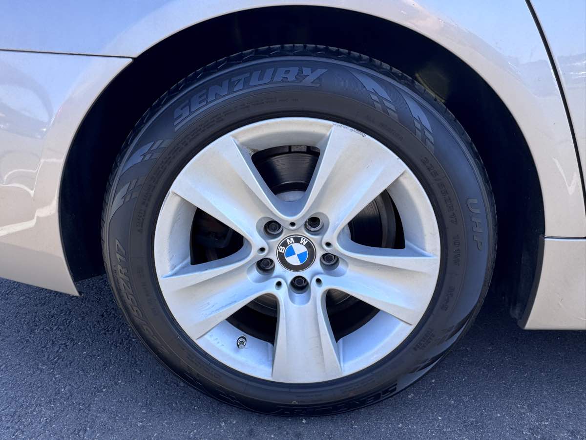 2011 BMW 5 Series 528i - Photo 48