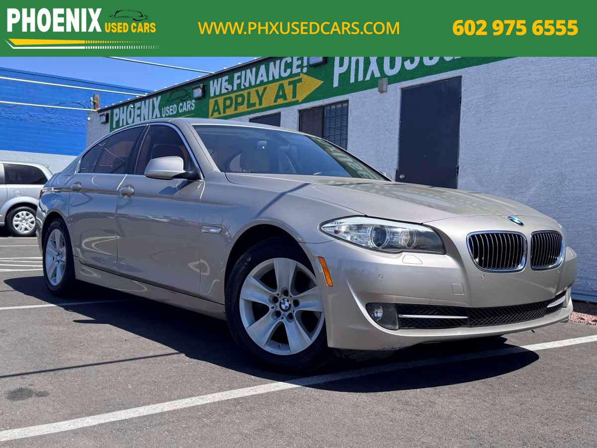 2011 BMW 5 Series 528i Sedan's photo